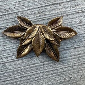 Vintage Leaves Brass Pin - Beautiful Condition